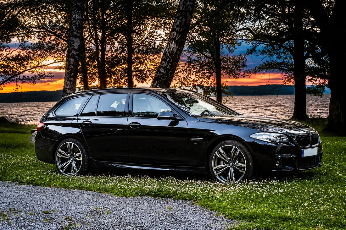 BMW Serie 5 Touring per transfer business da Belvedere Marittimo